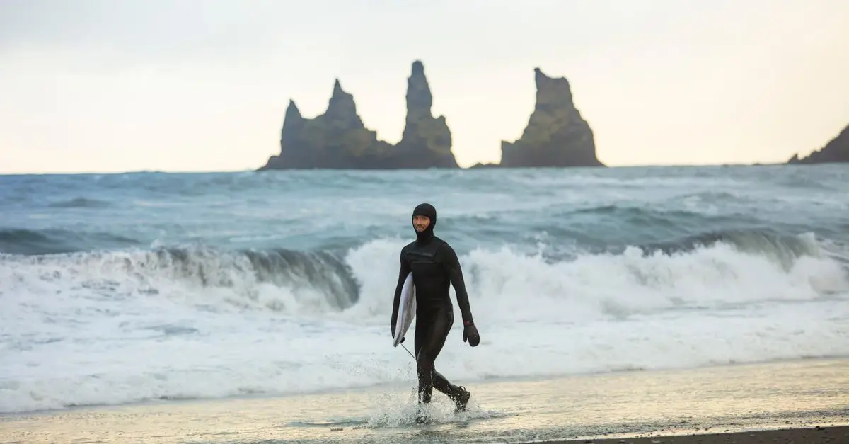 Comparatif des Meilleures Combinaisons de Surf