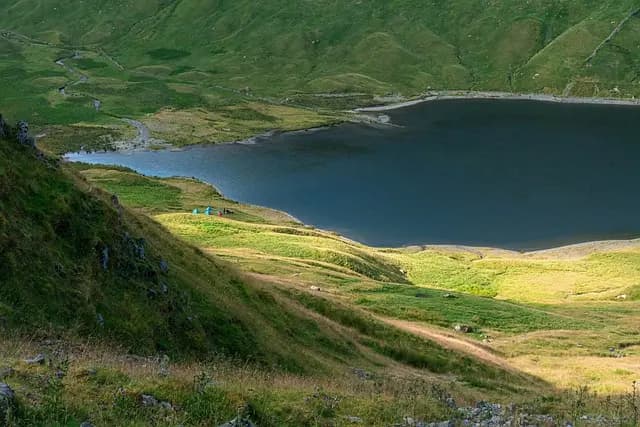Comment Choisir le Bon Équipement pour Votre Aventure Sportive