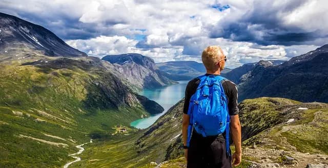 Comment Choisir le Bon Équipement pour la Randonnée