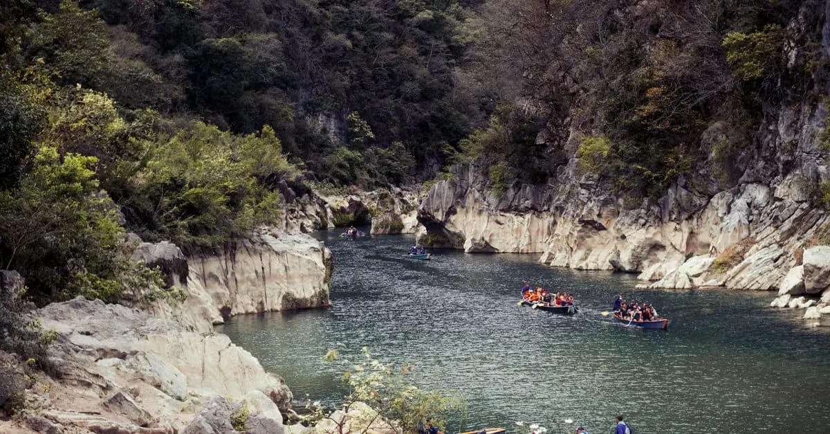 Comment Bien Choisir son Équipement pour le Canyoning