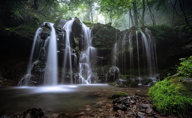 Les Techniques Essentielles pour Maîtriser le Canyoning