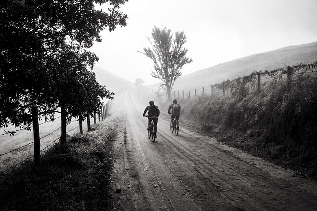 Comment Choisir le Bon VTT pour l'Aventure Sportive