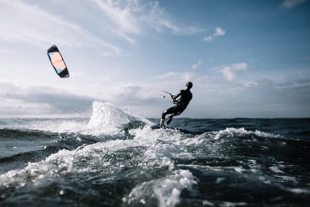 Comment Choisir le Bon Équipement pour le Canyoning